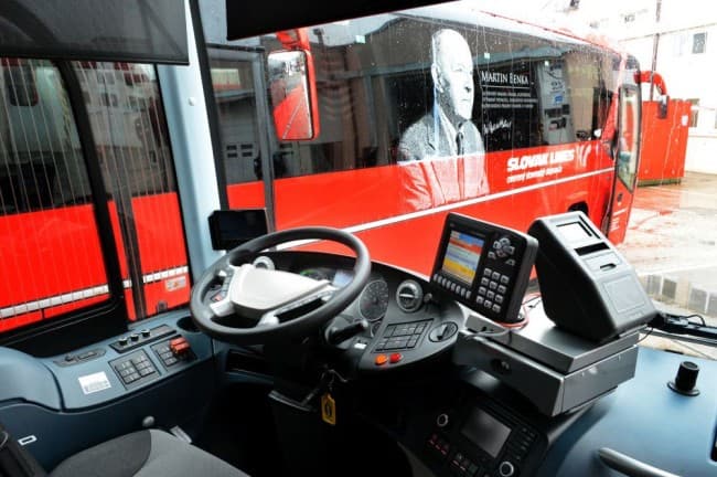Bevezetik az érintés nélküli fizetést a Pozsony megyei távolsági buszokon