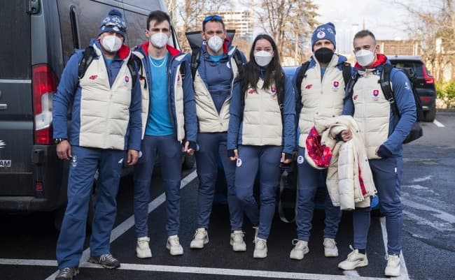 Elutazott a pekingi téli olimpiára a szlovák sportolók első csoprotja