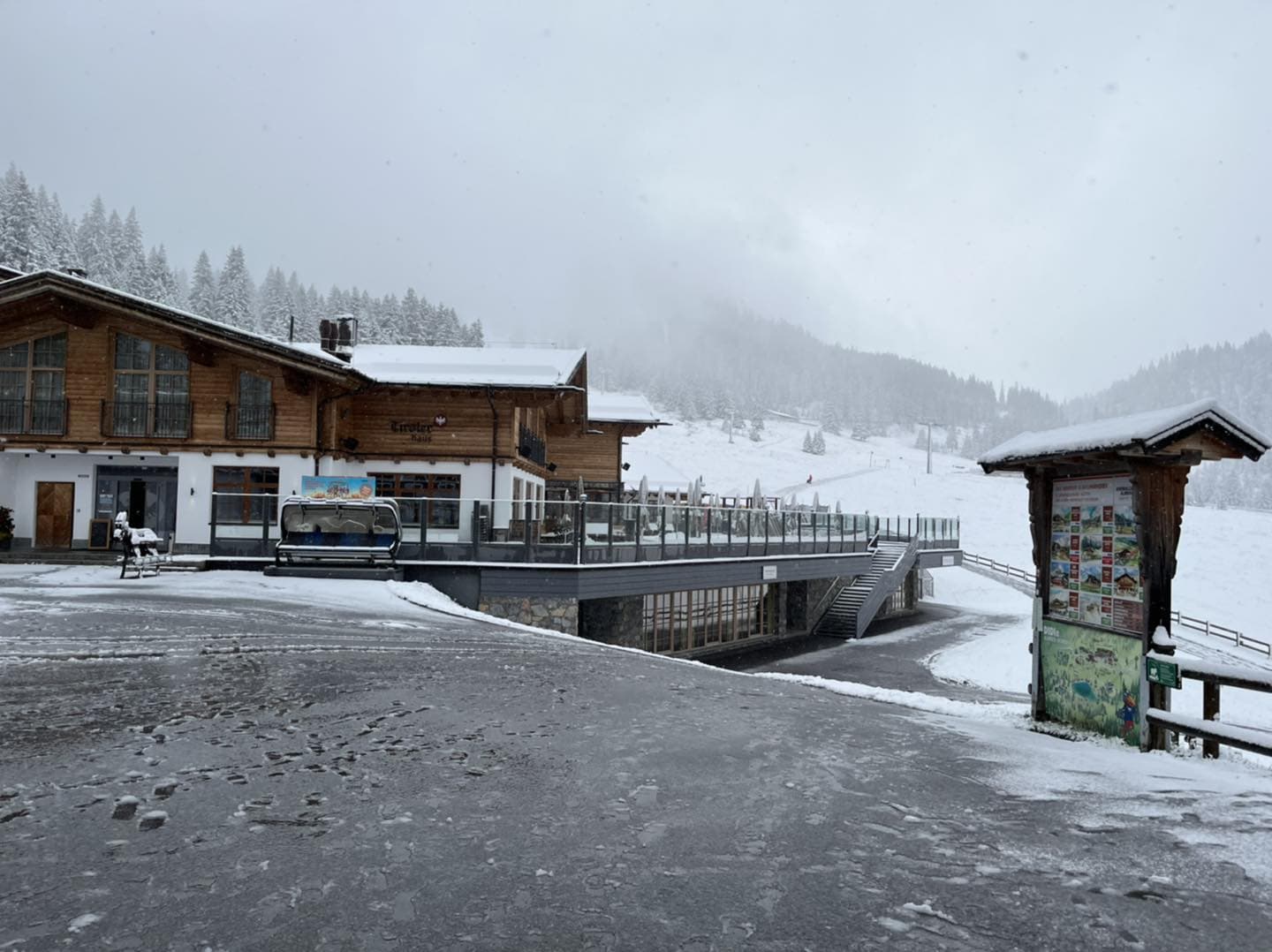 Hamarabb érkezett a tél: Ausztriát már vastag hótakaró borítja (FOTÓK)