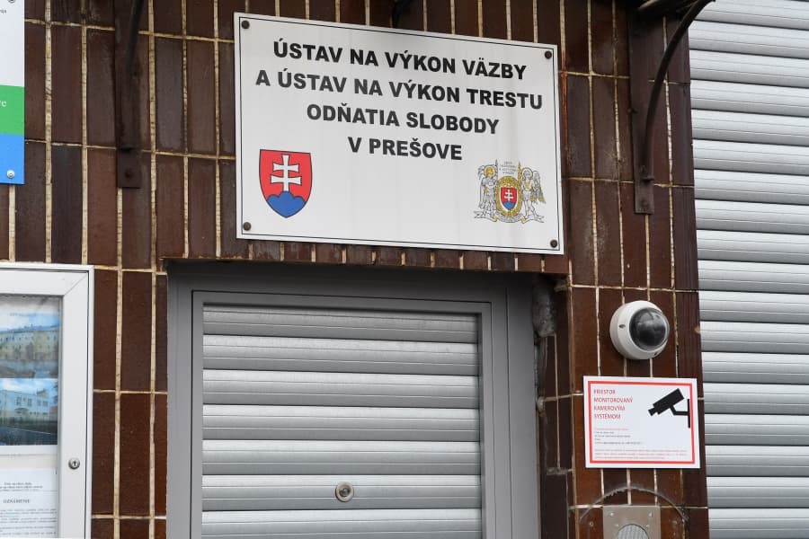 A főügyész cáfolta az agyhalál hírét, Lučanský állítólag kómában van