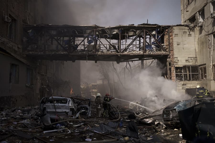 Kijev: az oroszok támadást indítottak a mariupoli Azovsztal acélmű ellen