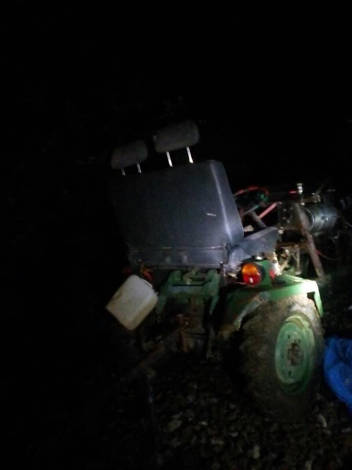 BALESET: Kistraktorral ütközött a személyvonat, életét vesztette egy idős nő (FOTÓK)