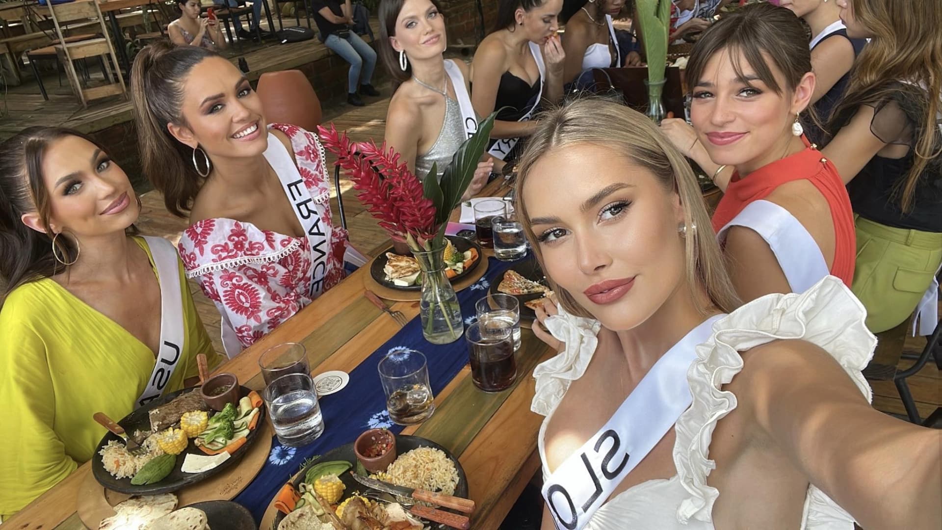 „Érződik a versenyszellem, mindenki győzni szeretne” – Puha Kinga gőzerővel készül a Miss Universe döntéjére El Salvadorban (FOTÓK)