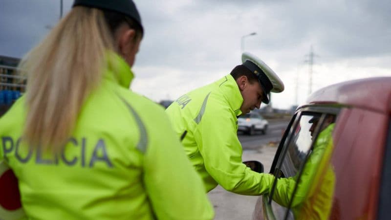 A kijárási korlátozás ellenőrzése mellett az ittas sofőrökről sem feledkeznek meg a rendőrök