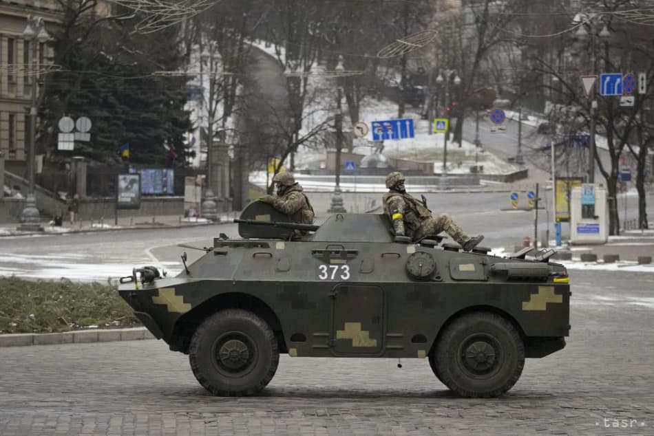 Szlovákiában fogják javítani az ukrán haditechnikát, első körben több tucatnyi páncélozott harckocsi érkezik