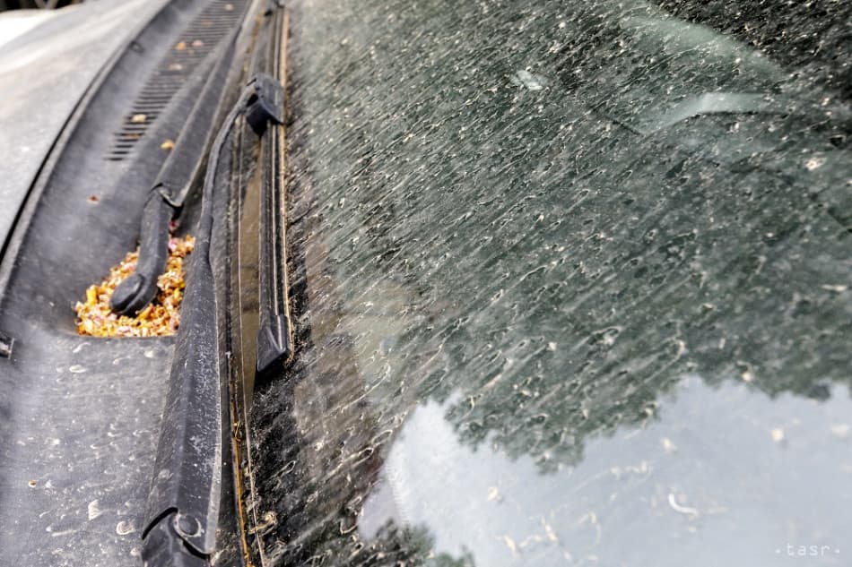 Nem érdemes autót mosni – olyan eső érkezik Szlovákiába is, ami mindenen nyomot hagy