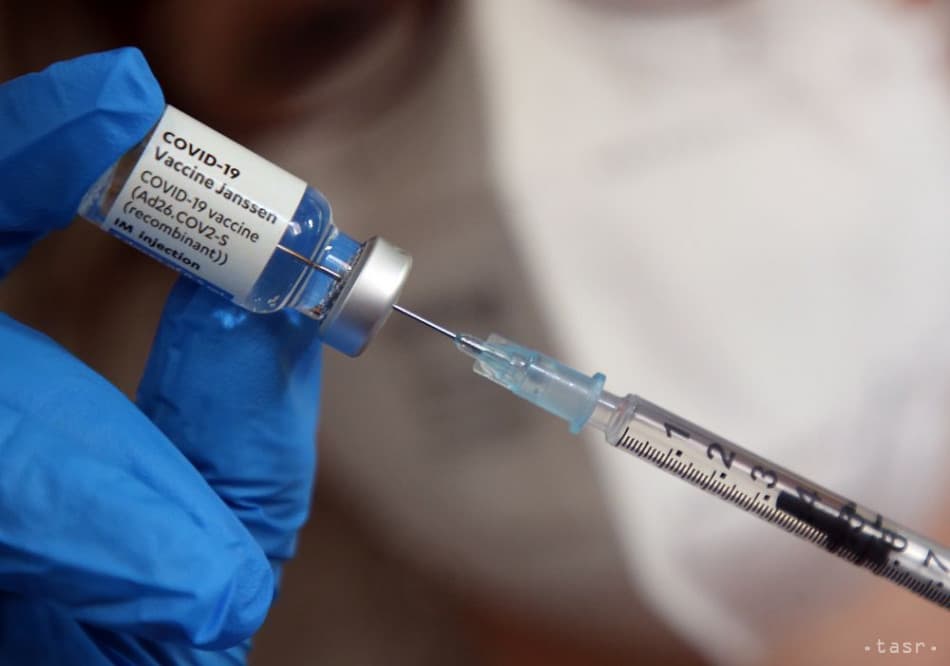 Több százezer adag COVID-19 elleni vakcina szavatossági ideje jár le az év végéig