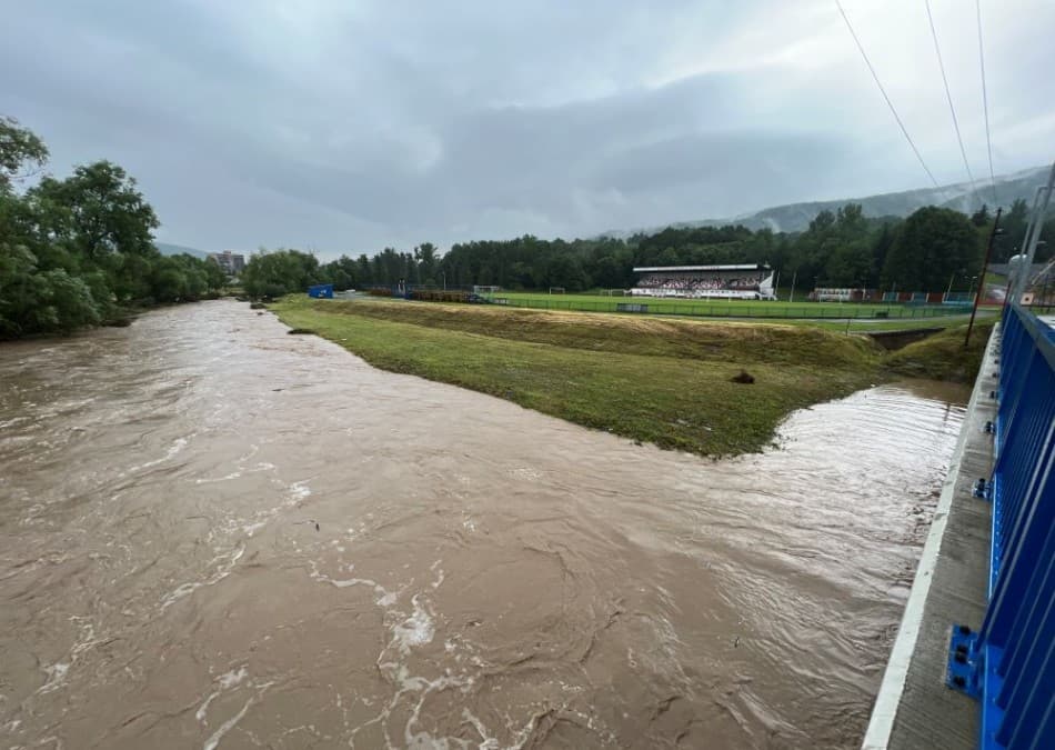 Továbbra is árvízveszély van Szlovákia keleti részén