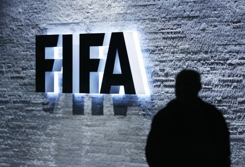 Európai Parlament: A FIFA súlyos kárt okozott a labdarúgás nemzetközi megítélésének és hitelének