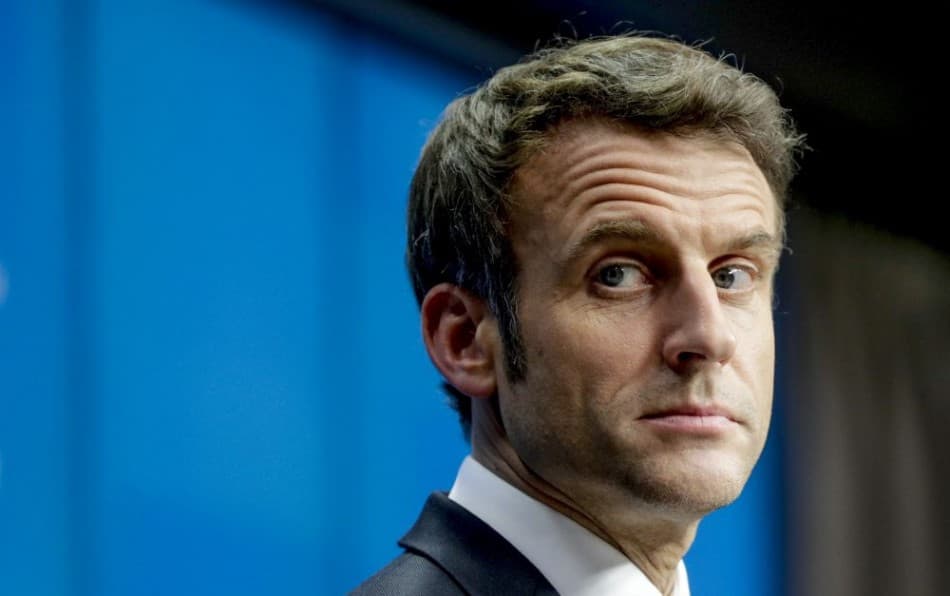A francia elnök aláírta a vitatott nyugdíjtörvényt