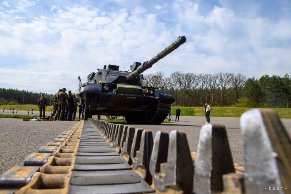 Megérkeztek Ukrajnába az első Leopard 1-es harckocsik Dániából