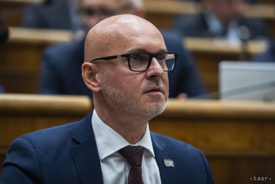 Megválasztották az SaS új elnökét, Gröhling elsöprő sikert aratott