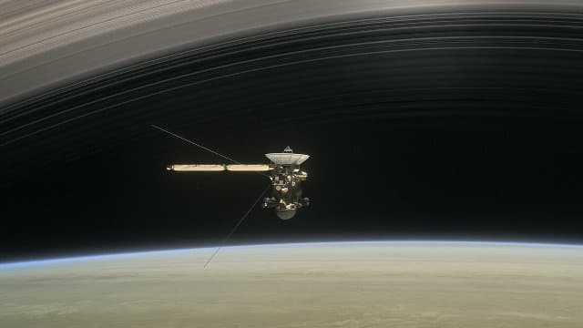 A végső, megsemmisítő "nagy ugrás" felé tart a Cassini űrszonda