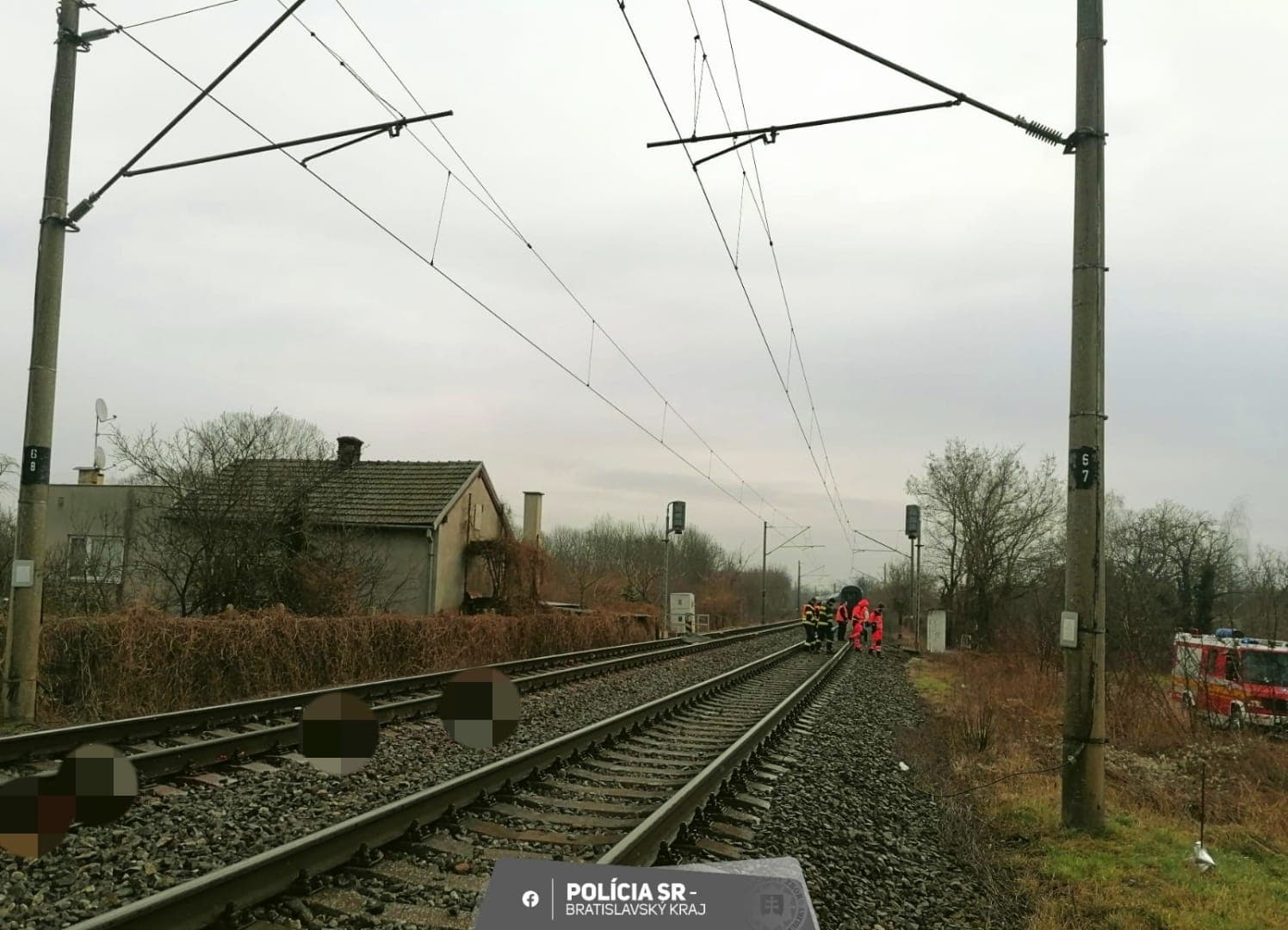 Tragikus baleset: a sínekre lépett a botos férfi, a mozdonyvezető már nem tudott időben lefékezni