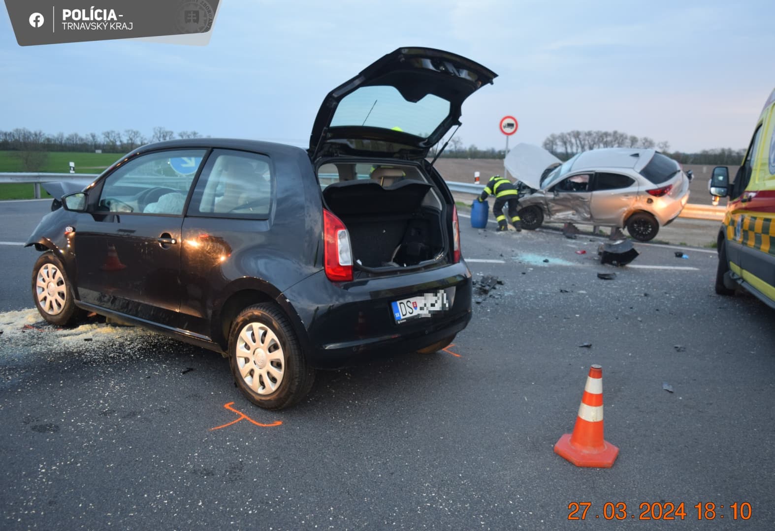 BALESET: Személykocsik ütköztek Somorjánál, mindkét sofőr megsérült