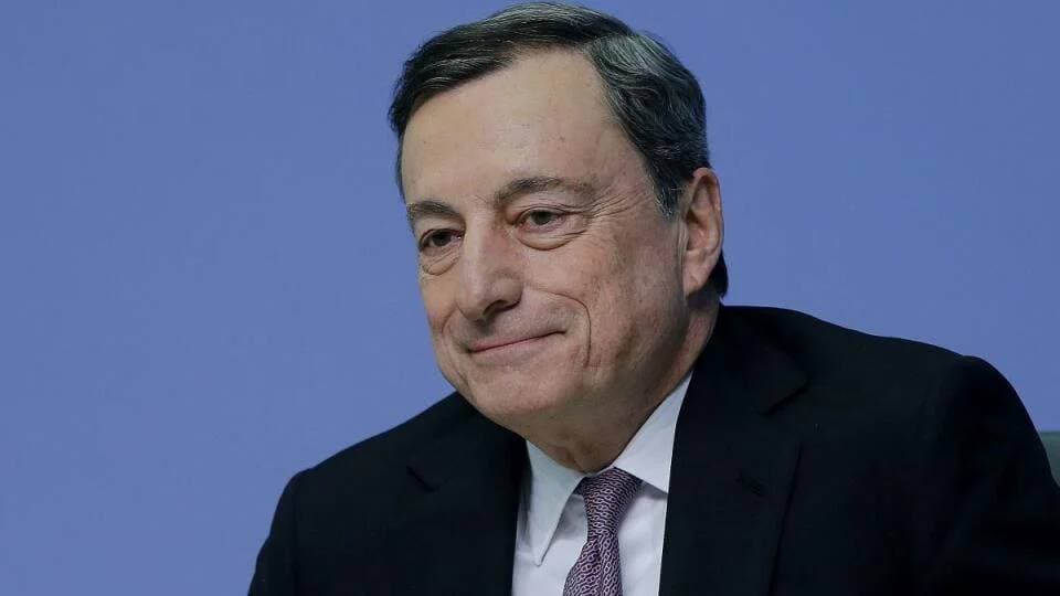 Mario Draghi tűzszünetet sürgetett Vlagyimir Putyinnal folytatott beszélgetésében