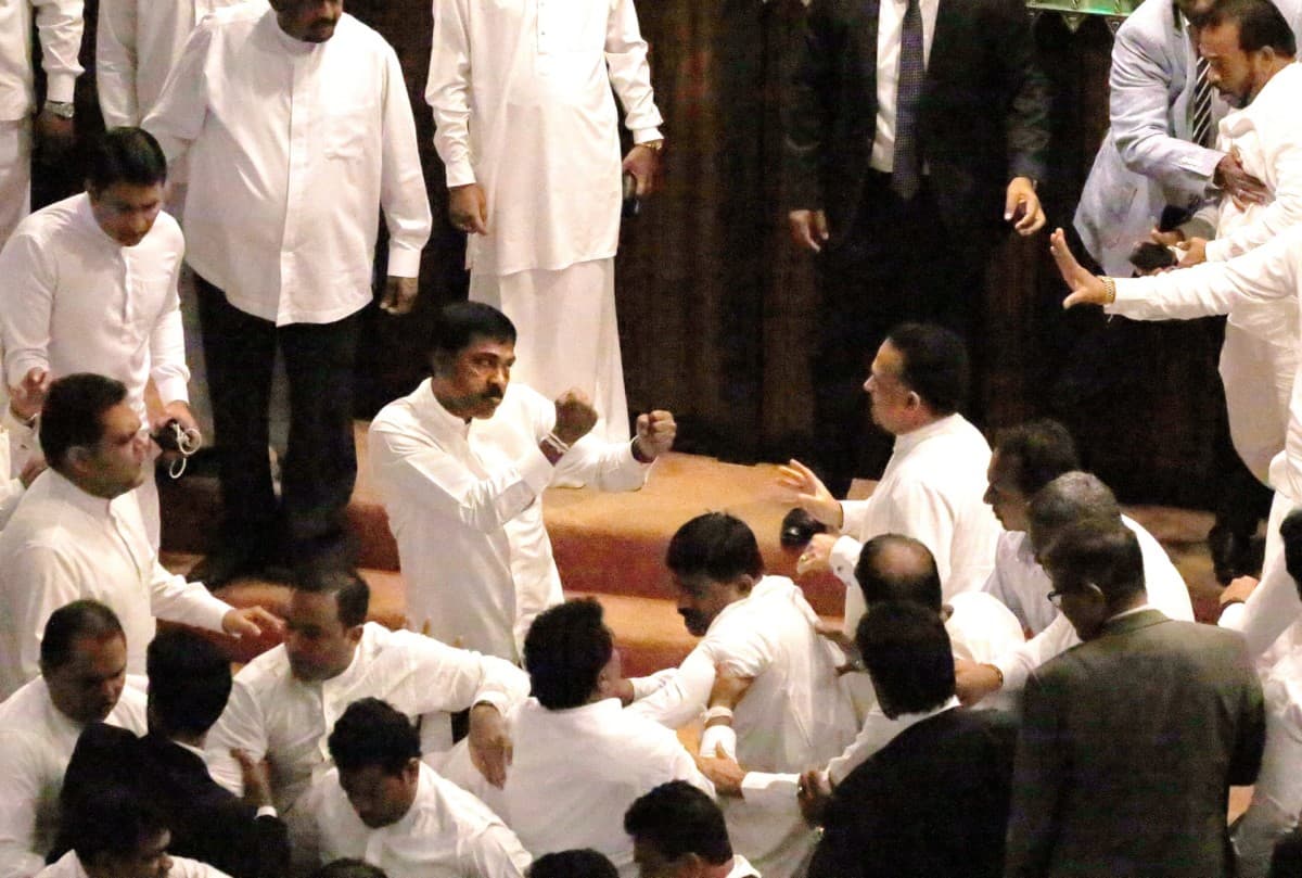 Újabb verekedés tört ki a Srí Lanka-i parlamentben (VIDEÓ)