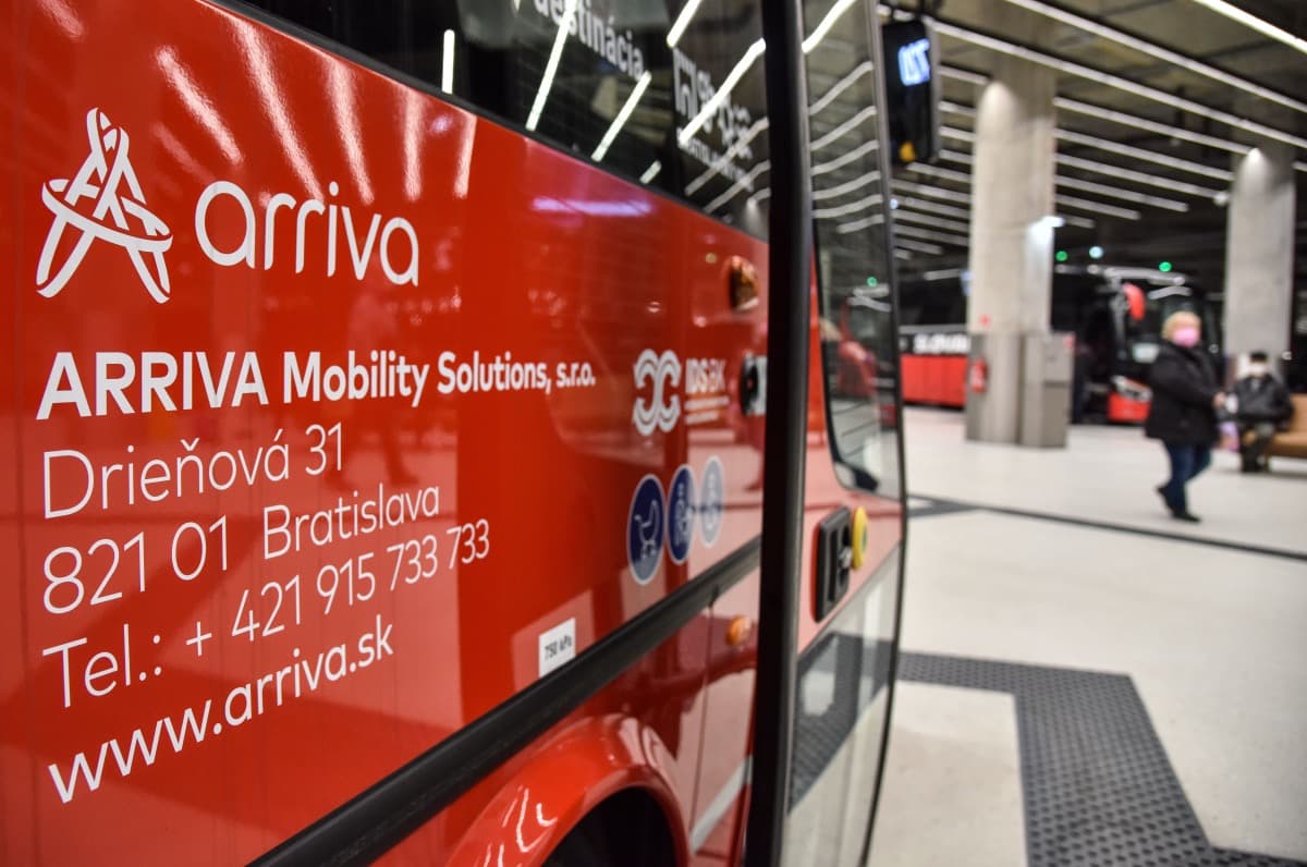 Az Arriva kínlódása miatt januárban Pozsony megye ingyenessé teszi a buszközlekedést