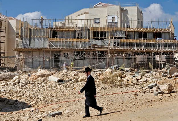 Huszonöt év után újra hivatalosan építenek új telepet Ciszjordániában