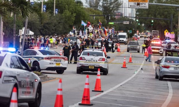A pride felvonulás nézői közé hajtott egy autós, egy ember meghalt