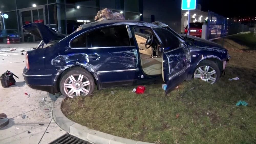 Tizenegy luxusautót amortizált le a részeg sofőr, elképesztő mesékkel próbálta magát tisztára mosni