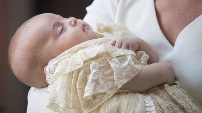 A Kensington palota közzétette a hivatalos fotókat Vilmos herceg és Katalin hercegné legkisebb gyermekének keresztelőjéről