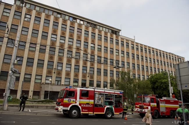 Több tucat tűzoltó rohanta meg az egyetemet, de csak a vegyészek kísérleteztek a laborban