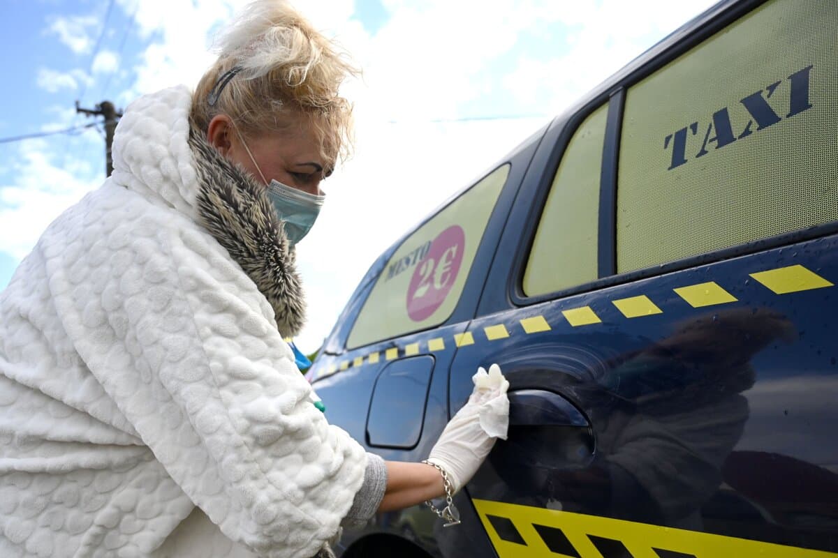 Hétfőtől a taxiszolgálatra is új szabályok vonatkoznak!
