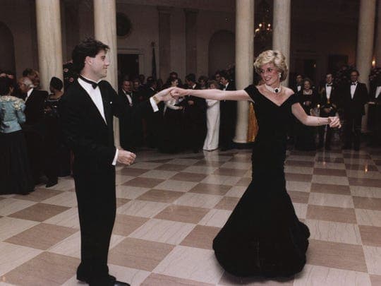Nem kelt el Diana hercegnő kék bársonyruhájára, amelyben John Travoltával táncolt