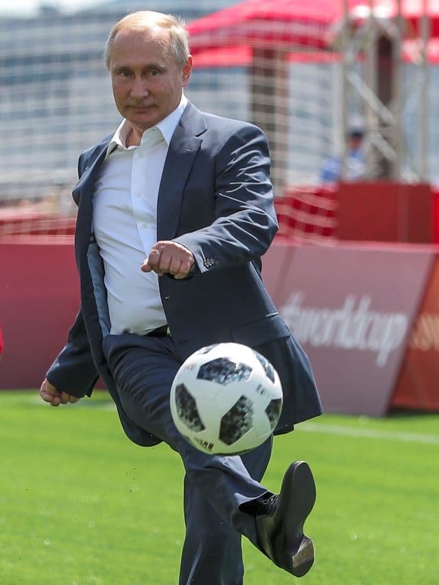 Putyin szerint Oroszország újabb labdarúgó-világbajnokságot rendezhetne