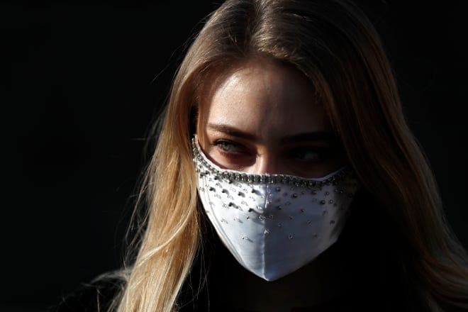 Bulgáriában ismét kötelezővé tették a maszkviselést a zárt nyilvános tereken