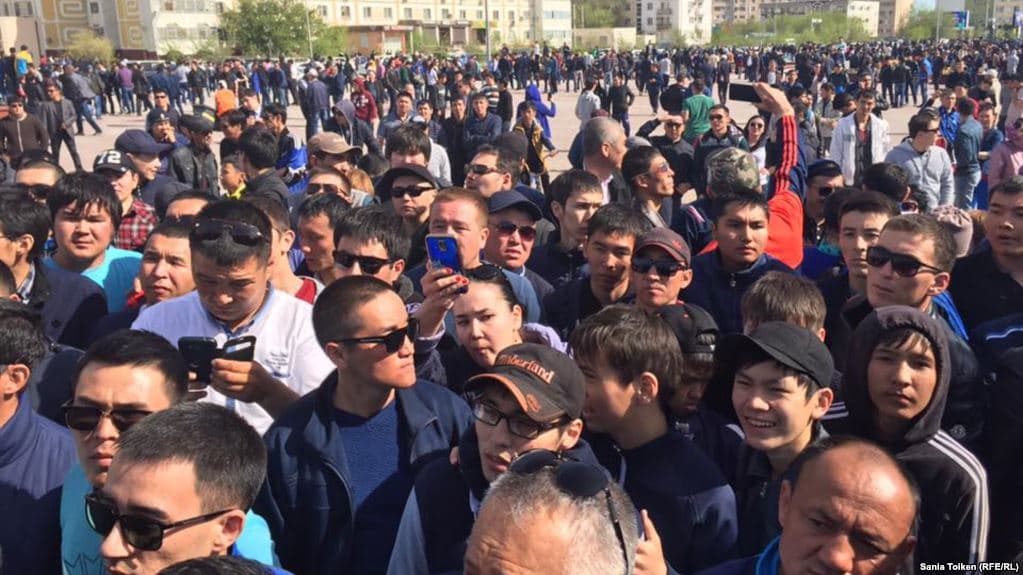 Kazahsztánban több ezren tiltakoztak a főváros átnevezése ellen