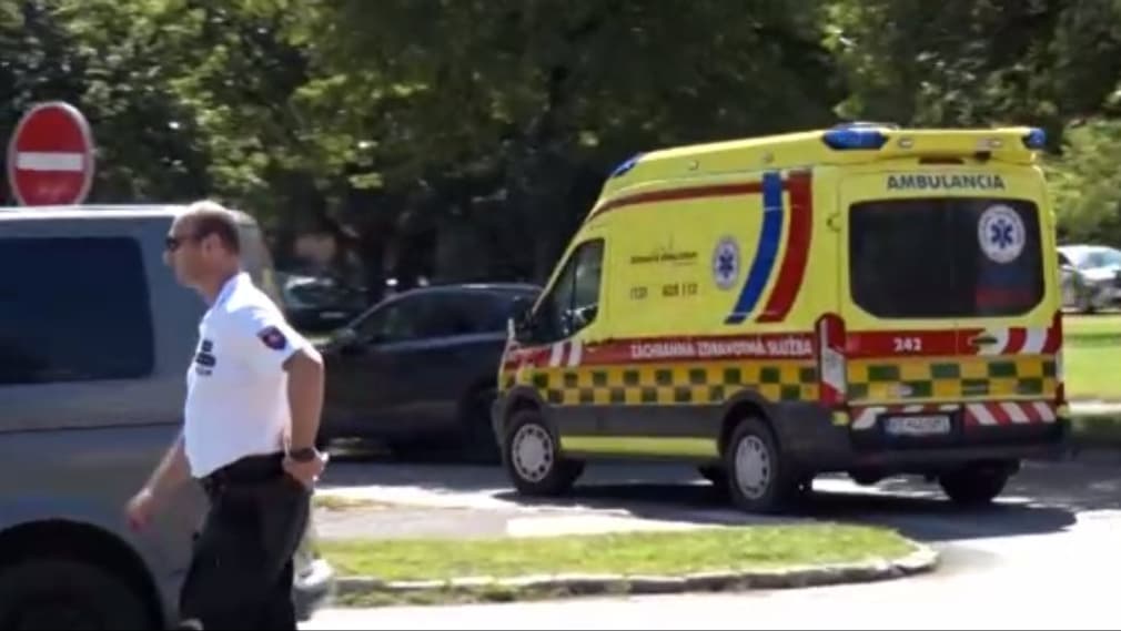Súlyos baleset: Tizenkét éves fiút gázolt el egy rendőr a zebrán, mentőhelikoptert riasztottak
