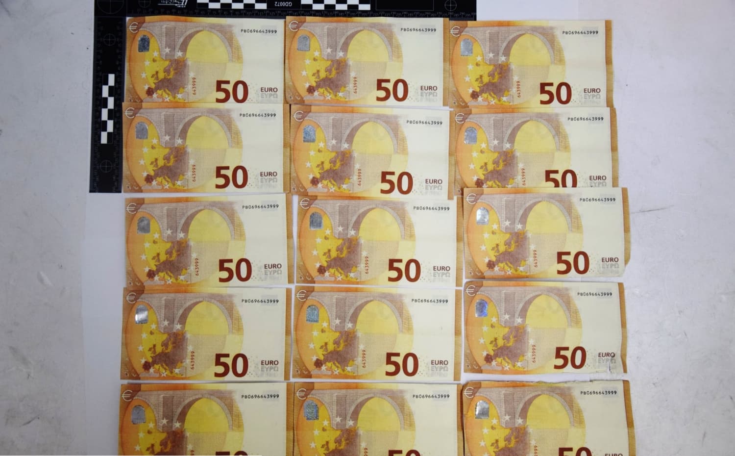 Hamis 50 eurós bankjeggyel akart fizetni az üzletben, lebukott