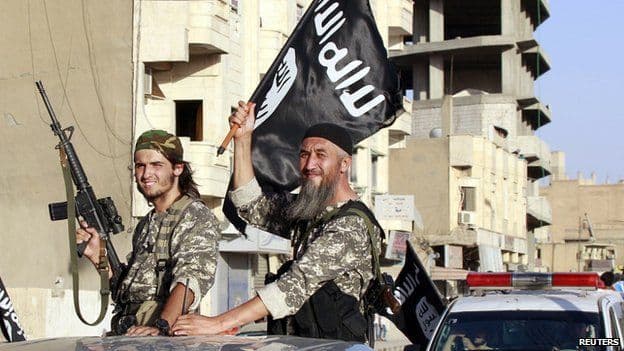 Iszlám Állam - A szíriai kurd milícia szerint küszöbön áll a dzsihadisták veresége Rakkában