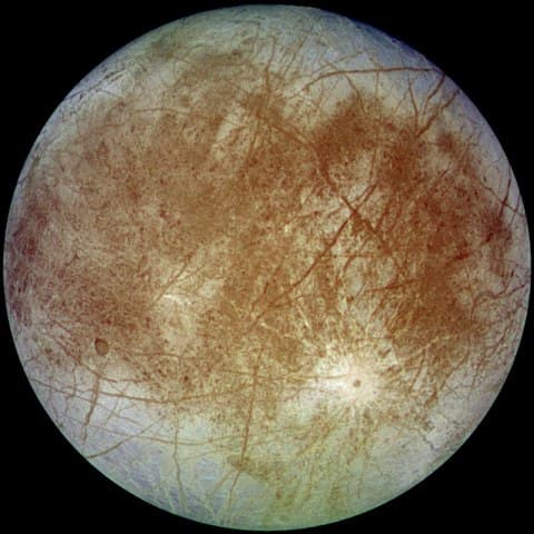A Jupiter Európa nevű holdján van a legnagyobb esély az életre
