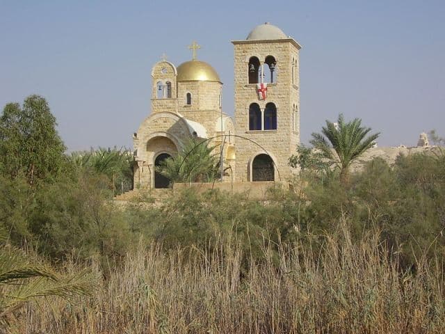 Felszedik az aknákat Jézus megkeresztelésének helyén a Jordán folyó partjánál