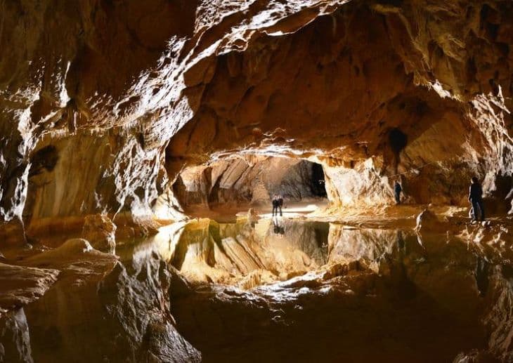 Tudományos célból 15 önkéntes negyven napra elvonult egy franciaországi barlangba