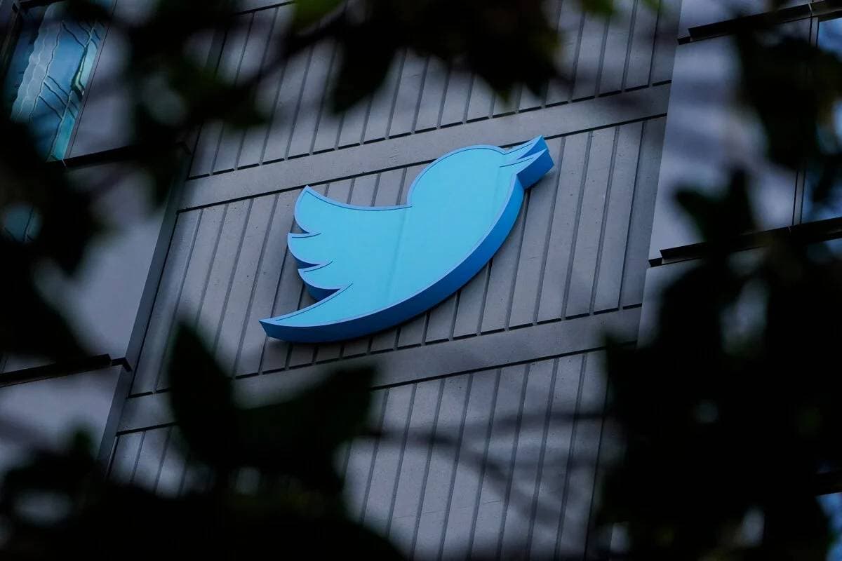 Az uniós biztos szerint aggodalomra ad okot, hogy a Twitter önkényesen felfüggesztette több újságíró fiókját