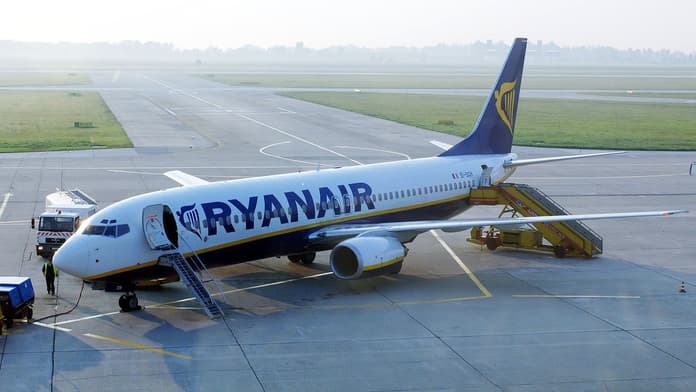 Videón a Ryanair vérfagyasztó landolása, sokkot kaptak az utasok
