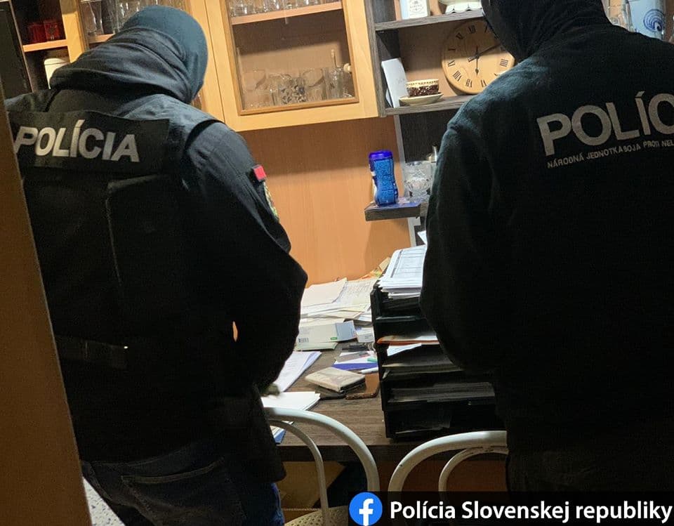 Feketemunkásokat alkalmazó embercsempészeket fogtak el a Galántai járásban (FOTÓK)