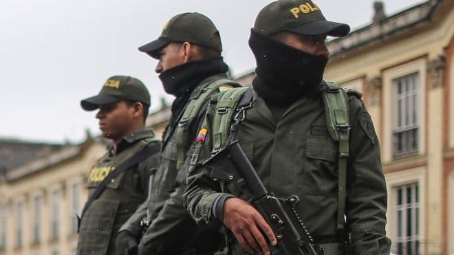 Venezuelai válság - Caracas elrendelte a kolumbiai határ lezárását