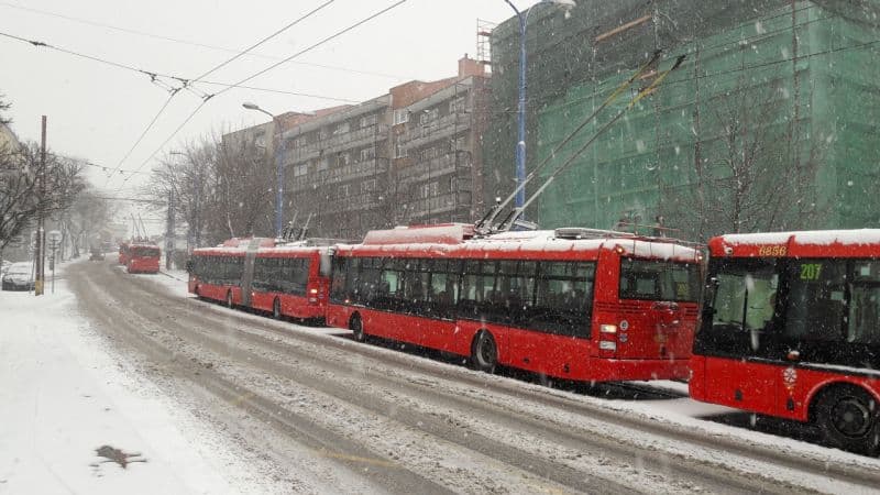 A havazás miatt több mint másfél órát késtek a Pozsonyba tartó buszok