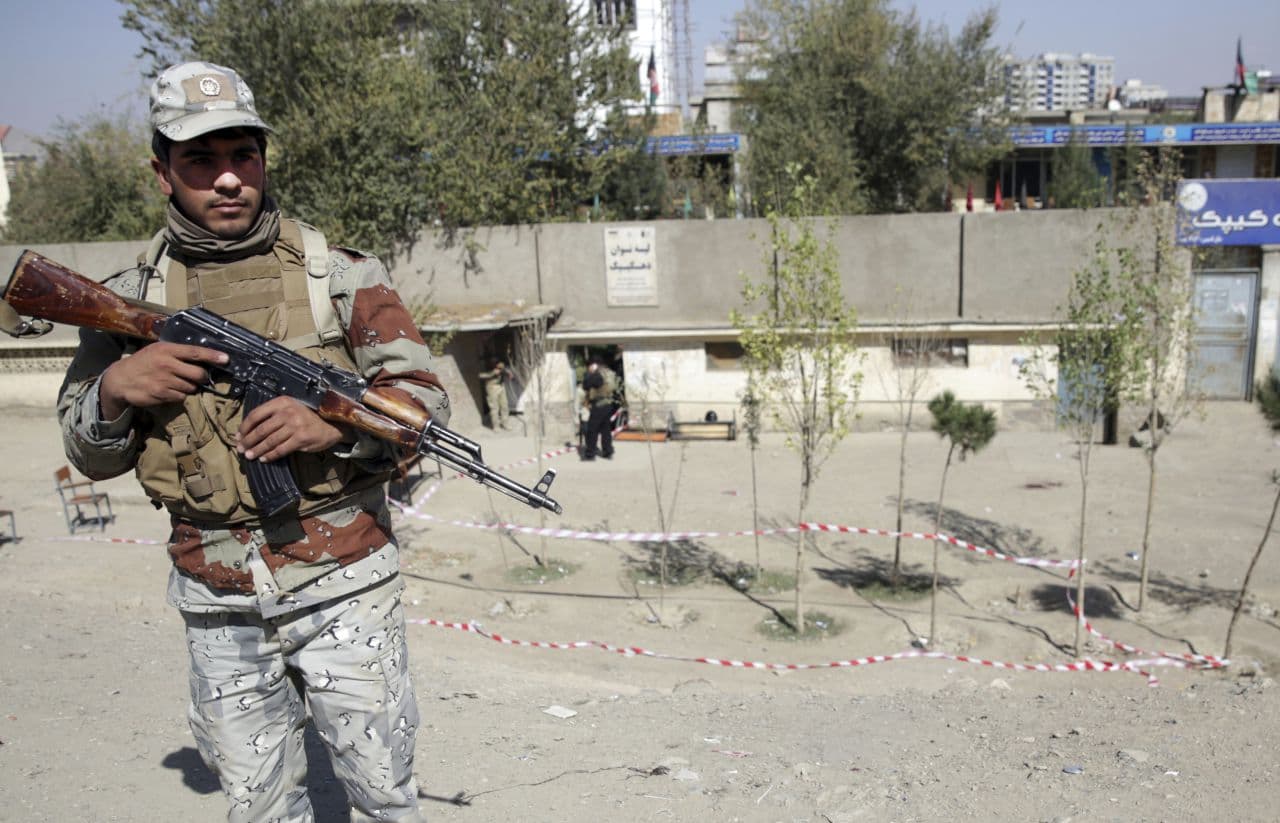 Rendőrség előtt robbantottak a tálibok, legkevesebb hét halott