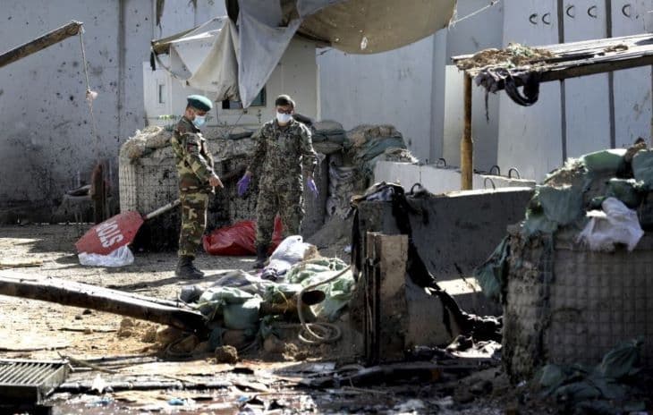 Többen meghaltak Afganisztánban egy busz elleni merényletben, a tálibok háromnapos tűzszünetet hirdettek