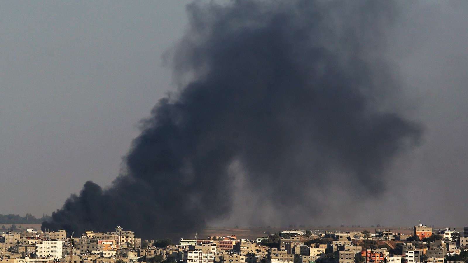 Izrael nem hajlandó készpénzzel teli bőröndöket beengedni a Gázai övezetbe, ezért kapott is egy kis rakétatámadást