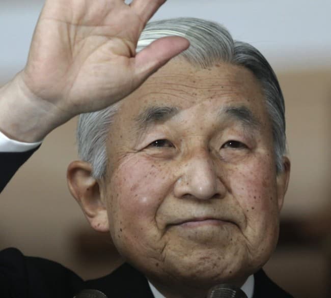 Cáfolják a japán császár lemondását