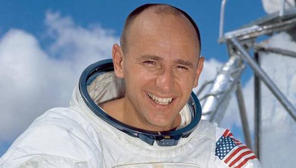 Meghalt Alan Bean amerikai űrhajós