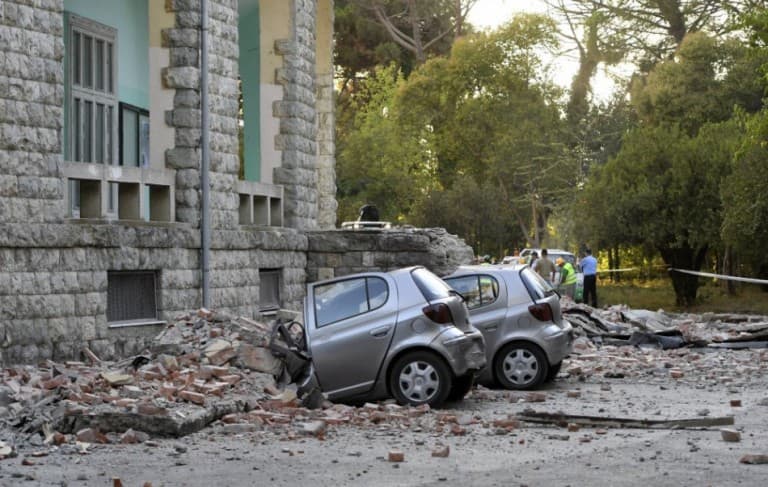 Albániai földrengés - Befejezték a kutatást a katasztrófamentők