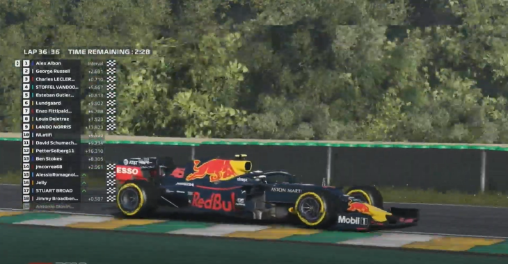 Megszakadt Leclerc győzelmi sorozata a virtuális F1-es versenyben